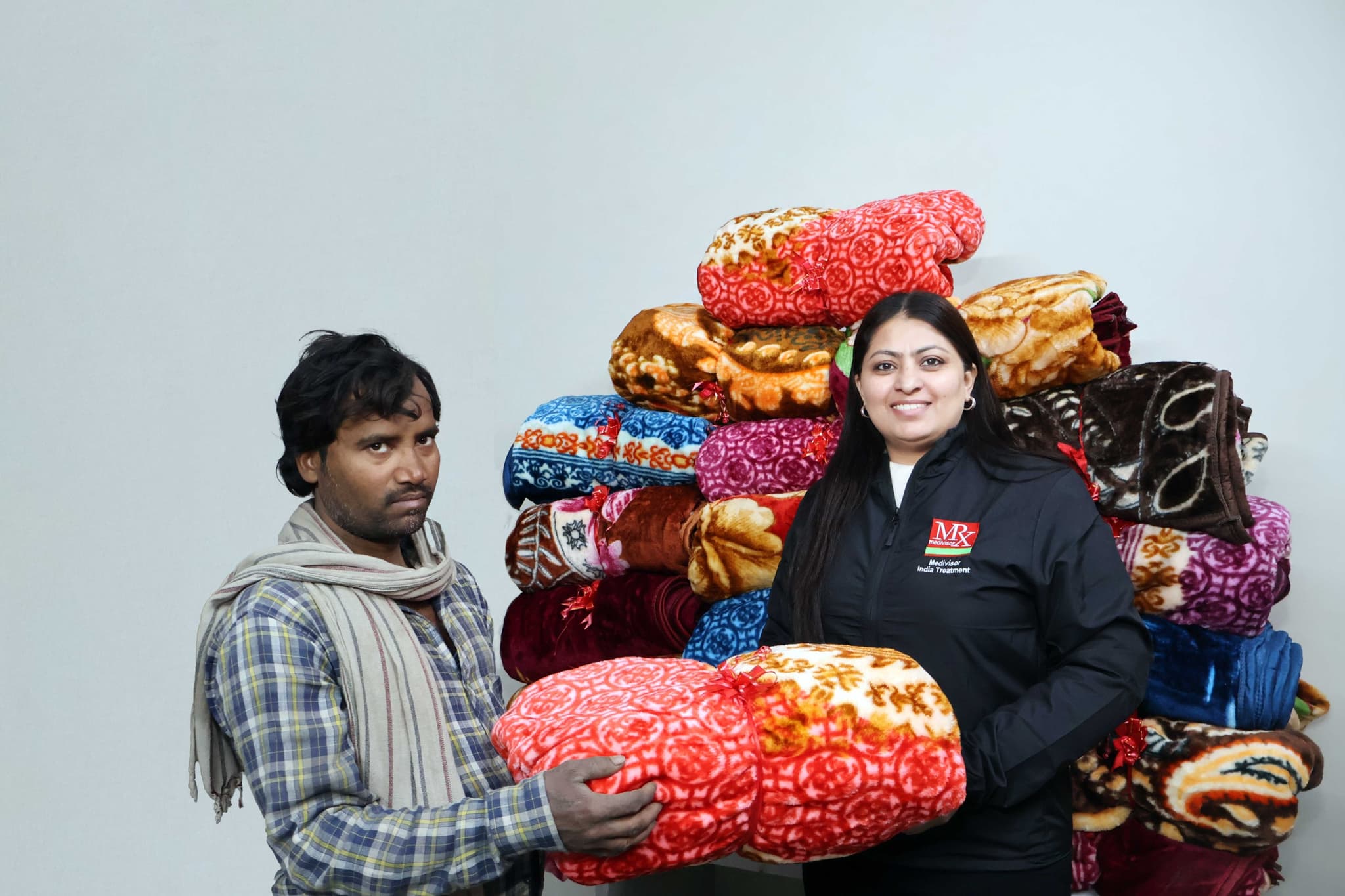 Medivisor Donates Blankets to Needy People as Winter Begins