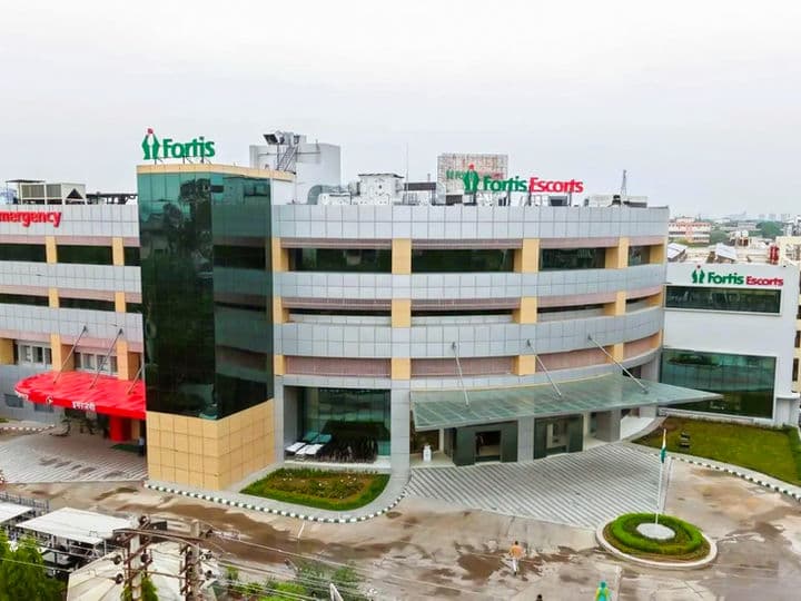 Fortis Escorts Hospital, Faridabad hospital