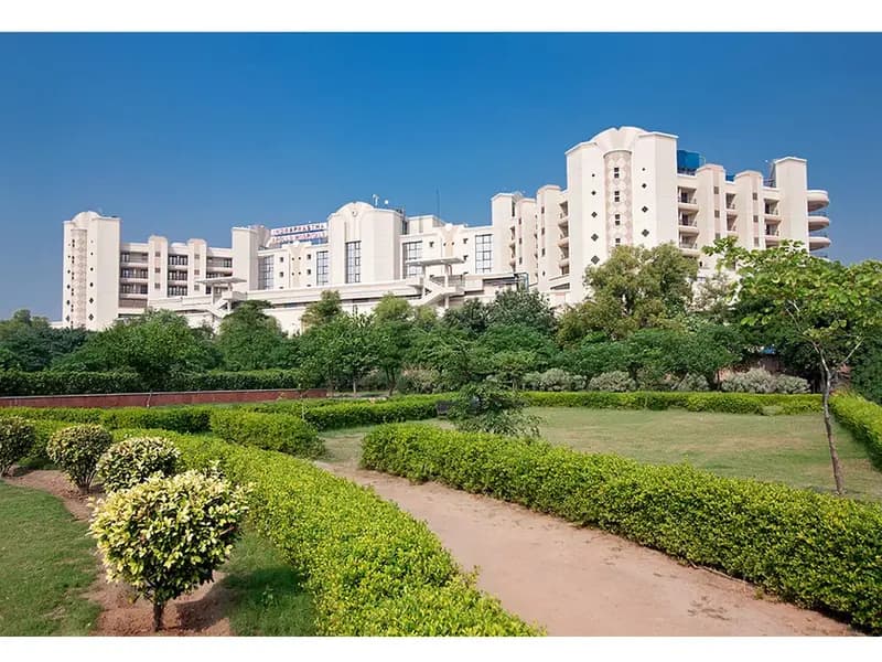 Indraprastha Apollo Hospital, Delhi hospital