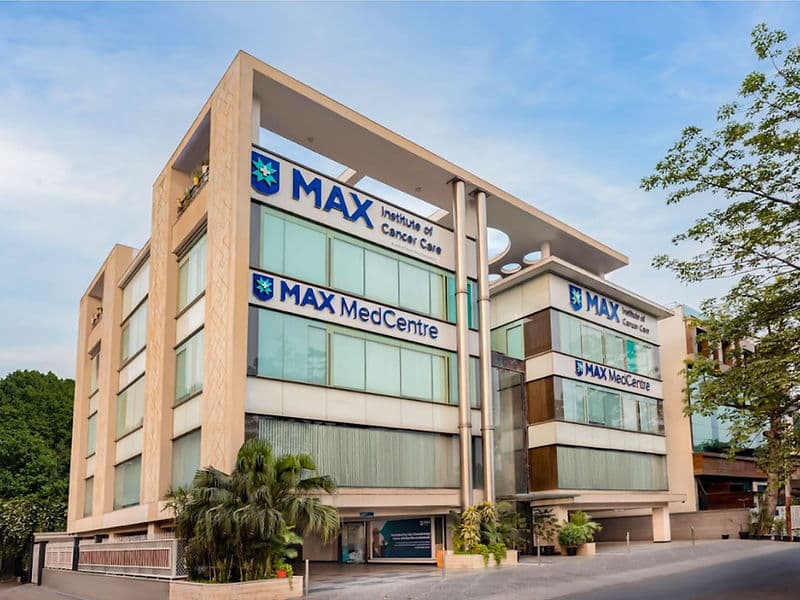 Max Institute of Cancer Care, Lajpat Nagar hospital