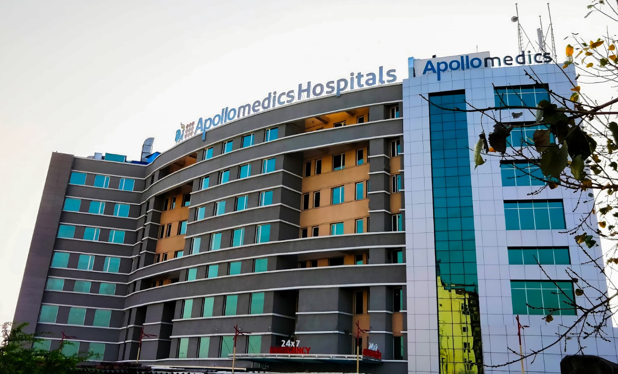 Apollomedics Super Specialty Hospital, Lucknow
